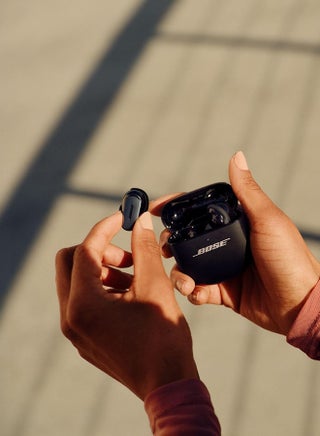 QuietComfort Ultra Earbuds (2nd Gen) Black - view 4