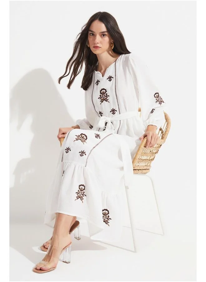 جون June Embroidery Detailed Dress