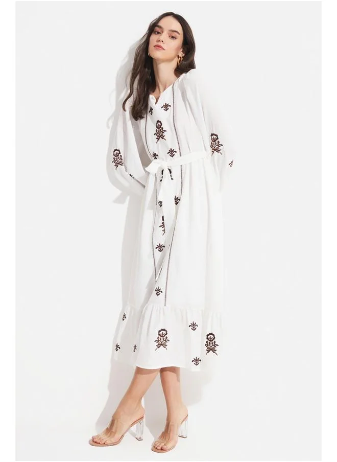 جون June Embroidery Detailed Dress