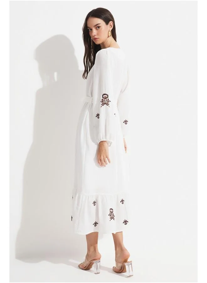 جون June Embroidery Detailed Dress