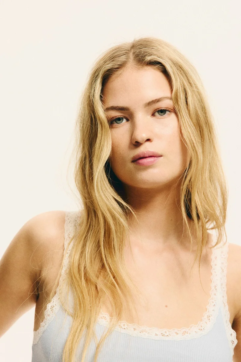 H&M Lace-trimmed vest top