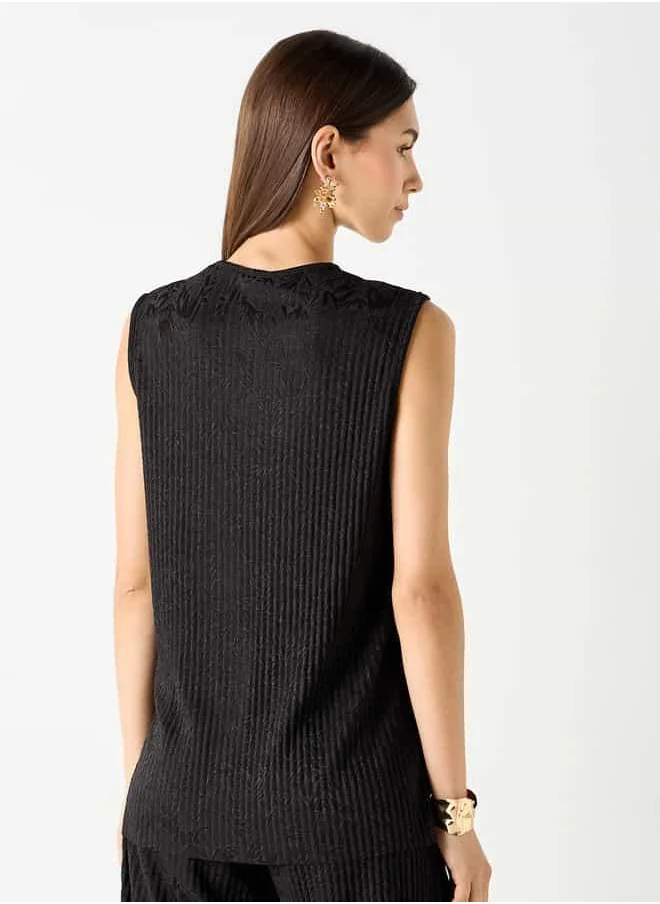 Iconic Iconic Textured Round Neck Sleeveless Top