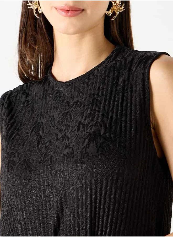 Iconic Iconic Textured Round Neck Sleeveless Top