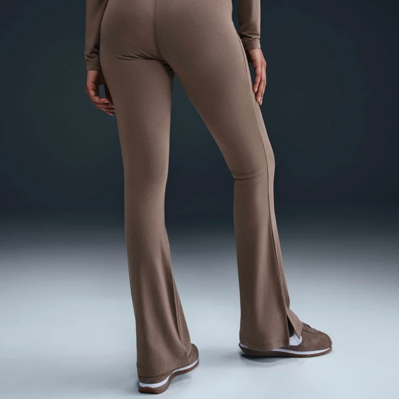 Nike Women's Sportswear Chill Knit Flared Leggings