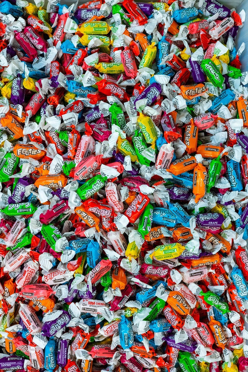 QUEEN JAX فروتيز 10 نكهات 2 LB حلوى بالجملة بنكهات مختلطة من مضغ الفواكه خالية من الغلوتين تنوع نهائي من التوفيات المغلفة بشكل فردي - كوين جاكس - Image 3