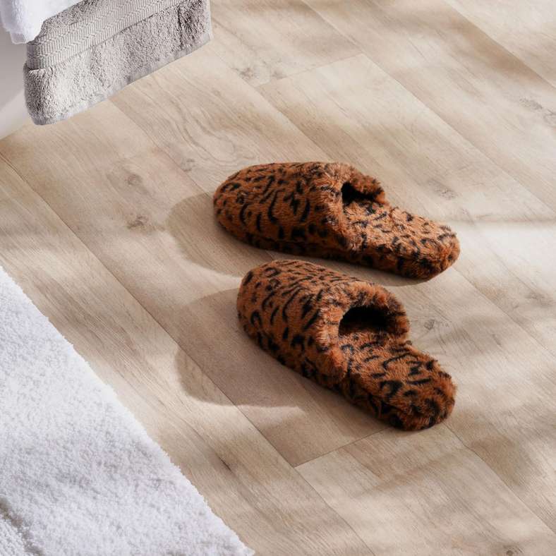 Savanna Spots Cozy Slippers  42/43 - Brown