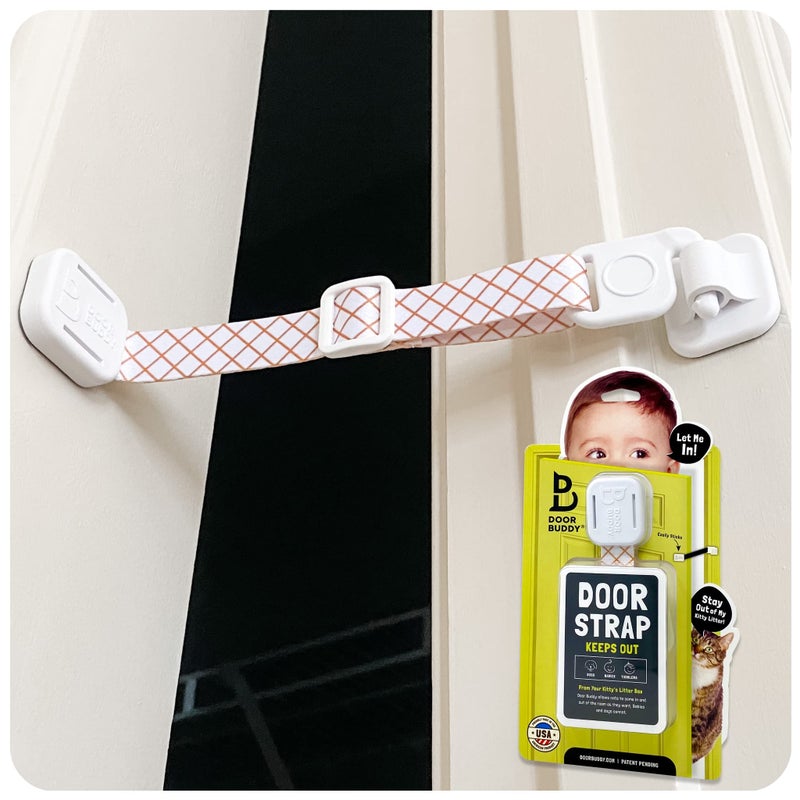 Door Buddy قفل باب بابا بدي للأطفال مع حزام قابل للتعديل لا حاجة لبوابة الأطفال غرفة محمية مع صندوق فضلات بينما تدخل القطط بسهولة يتم تركيبه في ثوانٍ وسهل الاستخدام مكرمل - Image 1