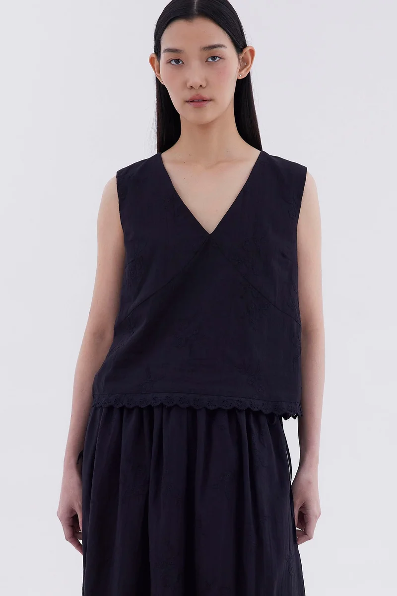 ذا اديتورز ماركت Solara V Neck Top