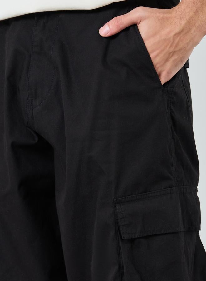 ستايلي بنطال بقصة واسعة وجيوب كارجو - Image 3