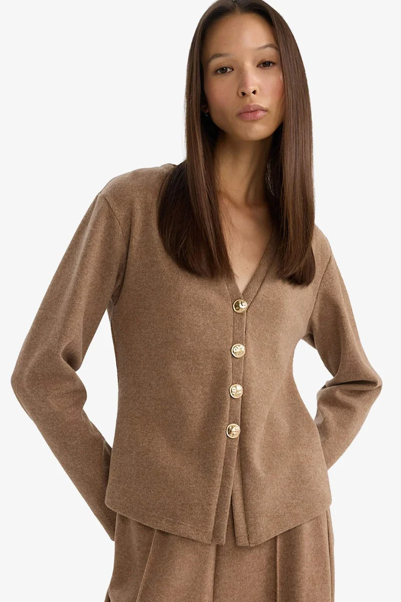 ديفاكتو Regular Fit V-Neck Cardigan