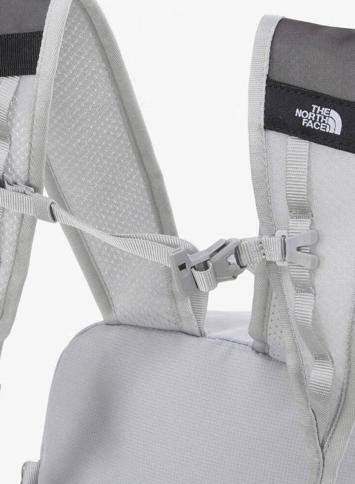 ذا نورث فيس حقيبة ظهر الشمال 12 لتر بتصميم بسيط وفاخر للرحلات البرية من النايلون - Image 3