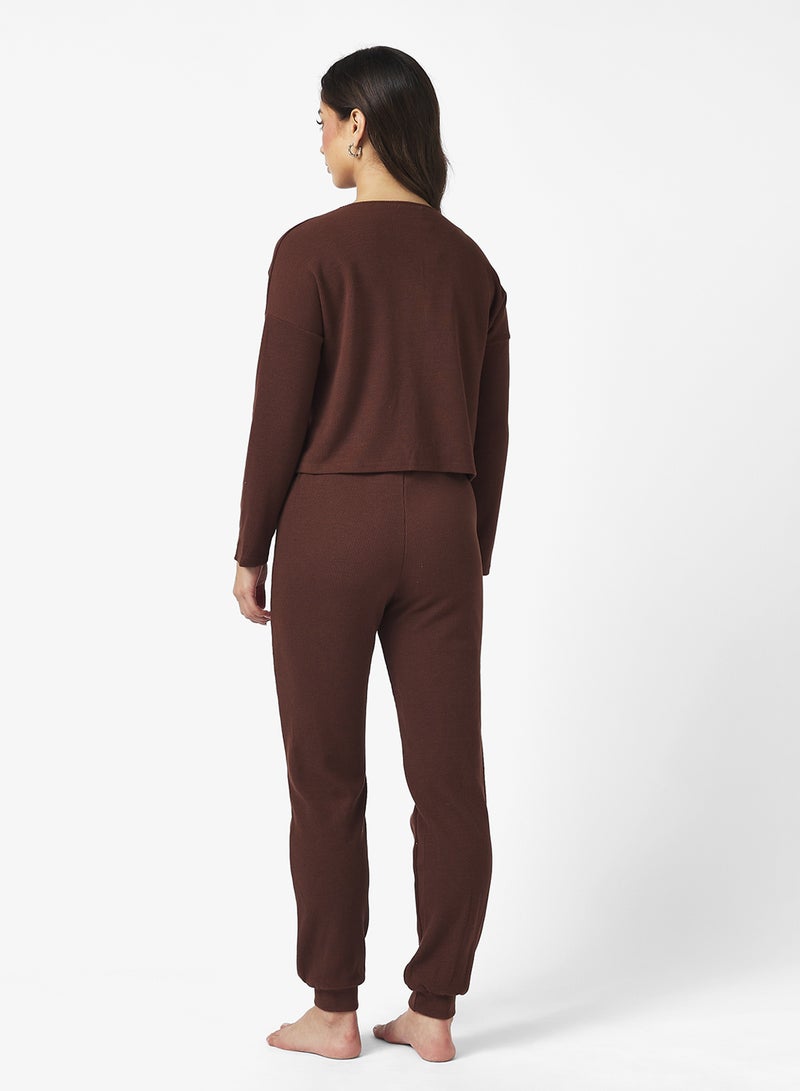 جينجر بيسيكس طقم كنزة وبنطلون بياقة على شكل حرف - Image 2