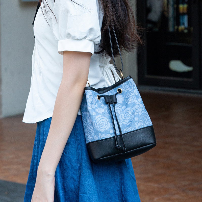 Crossbody Bucket Bag 2023 New Fashion Trendy Large Capacity Plaid Rose Rhombic Printed Strap Shoulder Bag - Image 4
