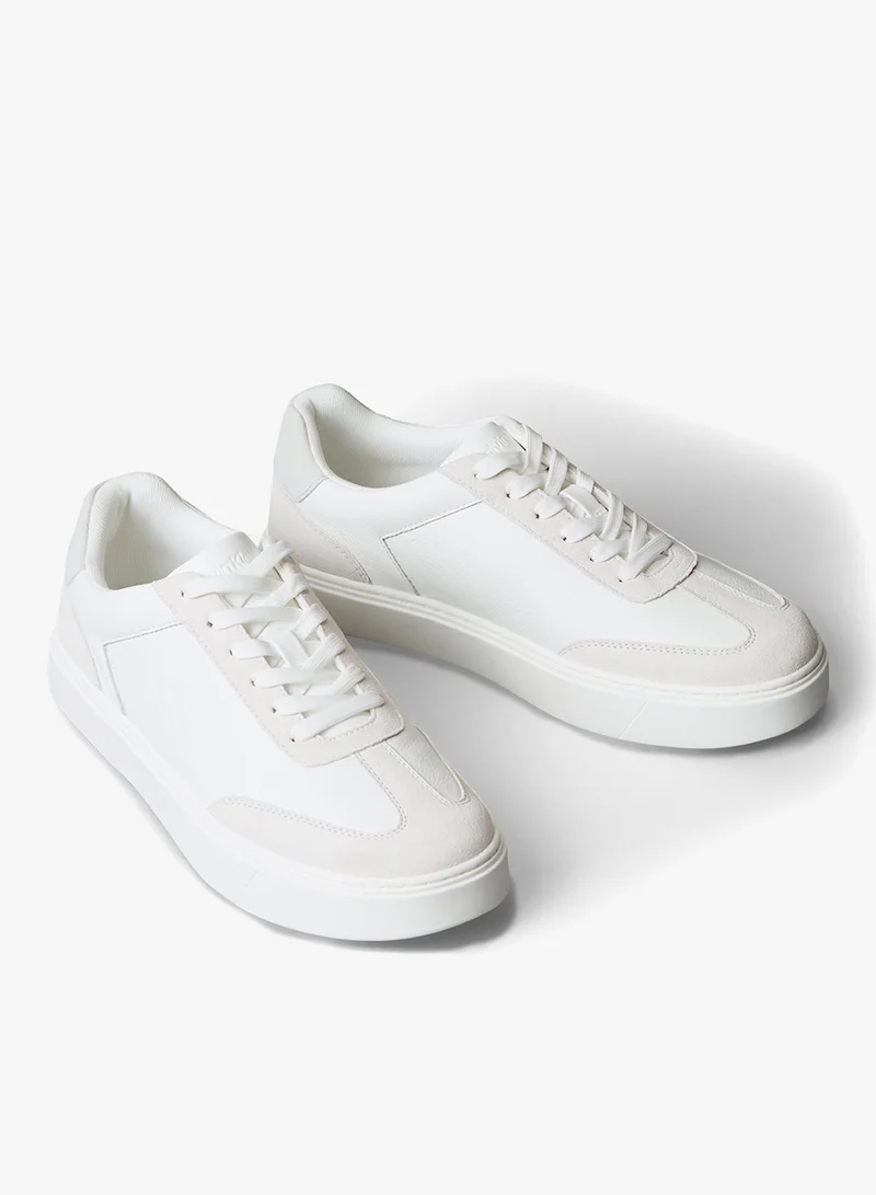 Calvin Klein Jeans Tumbled Leather Flexible Sole Sneakers