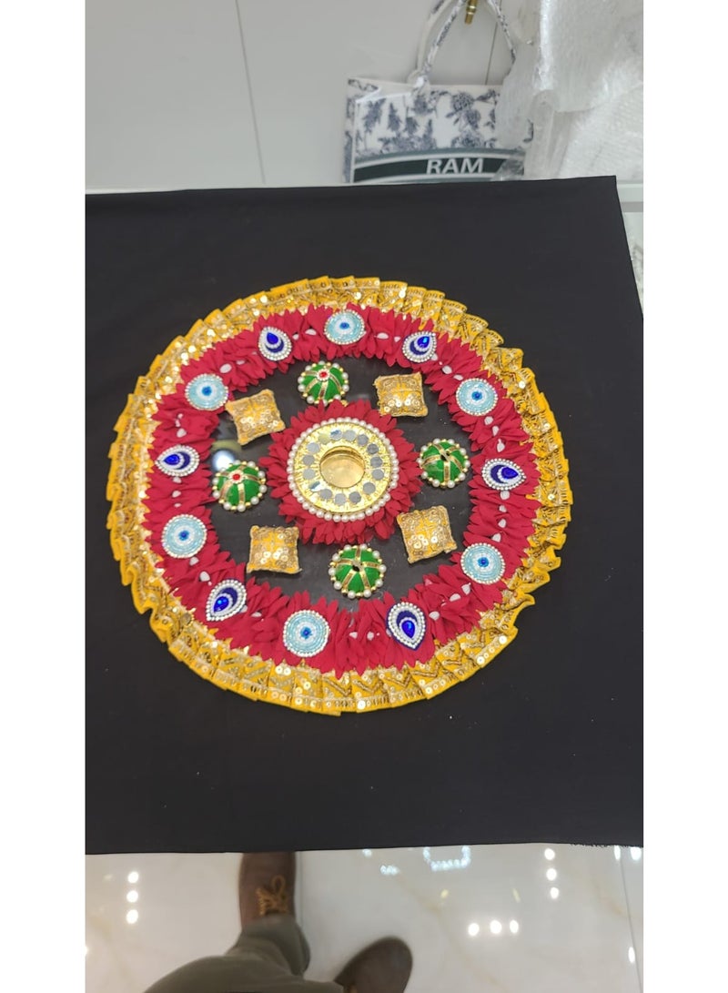 مجوهرات رام طبق رانجولي فاخر مصنوع يدويًا بتصميم تقليدي | أحجار ذهبية ومتعددة الألوان فاخرة، وفنون زهور، وحامل ديا مركزي | مثالي لديوالي، ونافراتري، وحفلات الزفاف، وحفلات البوجا، وديكورات المنزل | ديكور أرضي احتفالي أنيق مع خرز، ومرايا، وزهور صناعية | هدية مثالية للمهرجانات وحفلات الانتقال إلى منزل جديد - Image 2