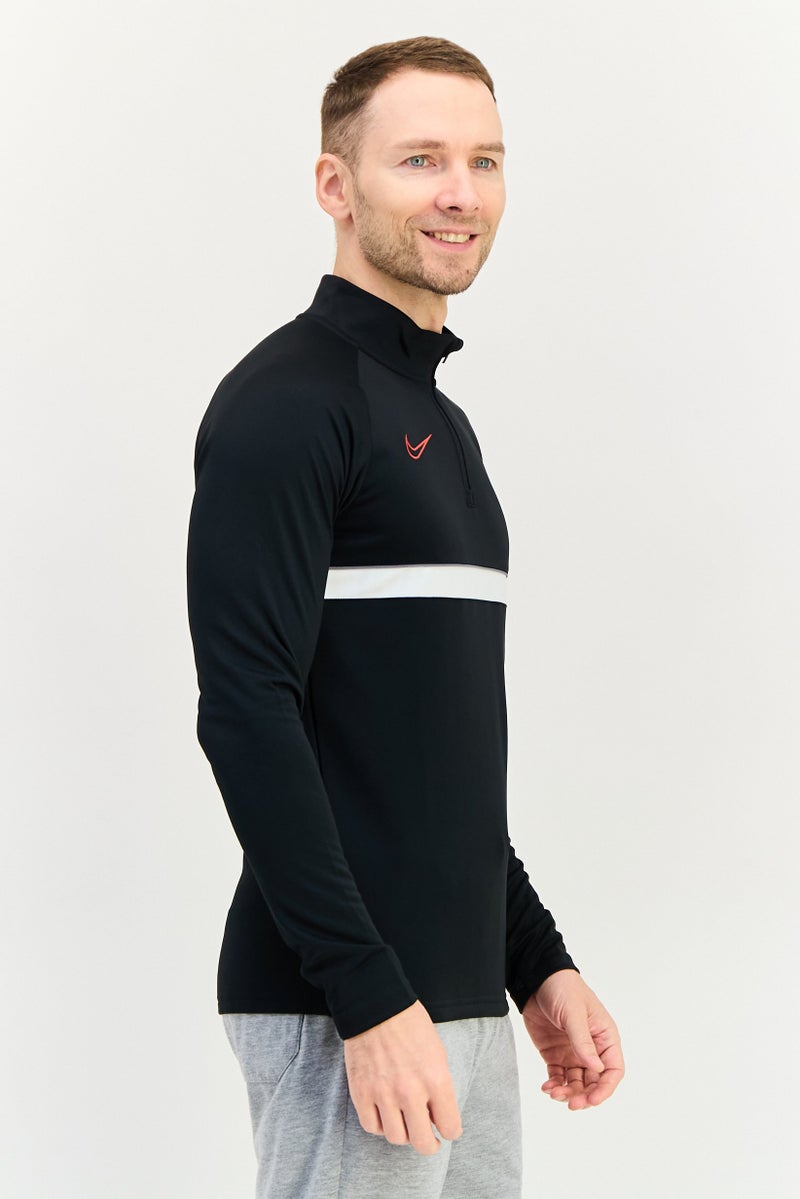 Nike Men Sportswear Fit Embroidered Training Sweatshirt, Black - Image 2