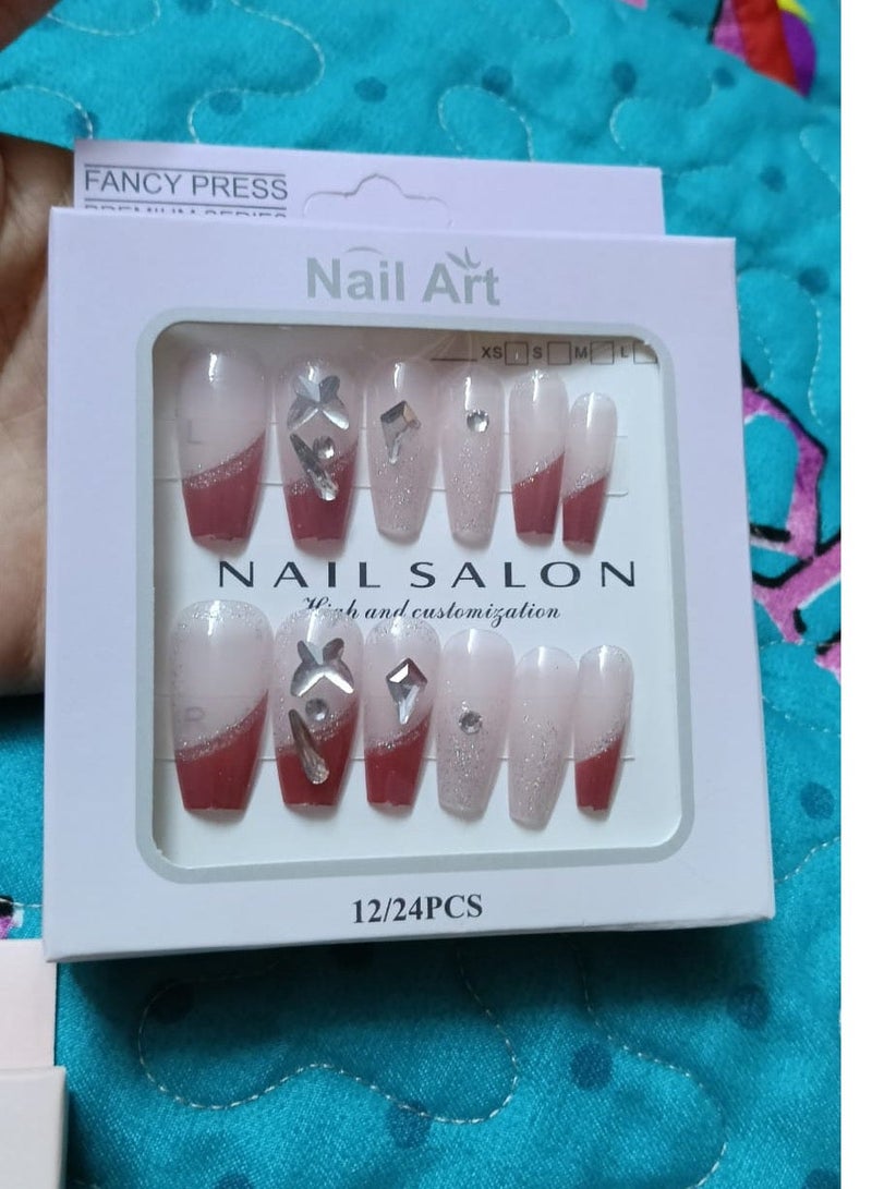 أظافر نسائية أنيقة وعصرية مصممة لتمنحك إطلالة ساحرة في كل مناسبات - Image 2