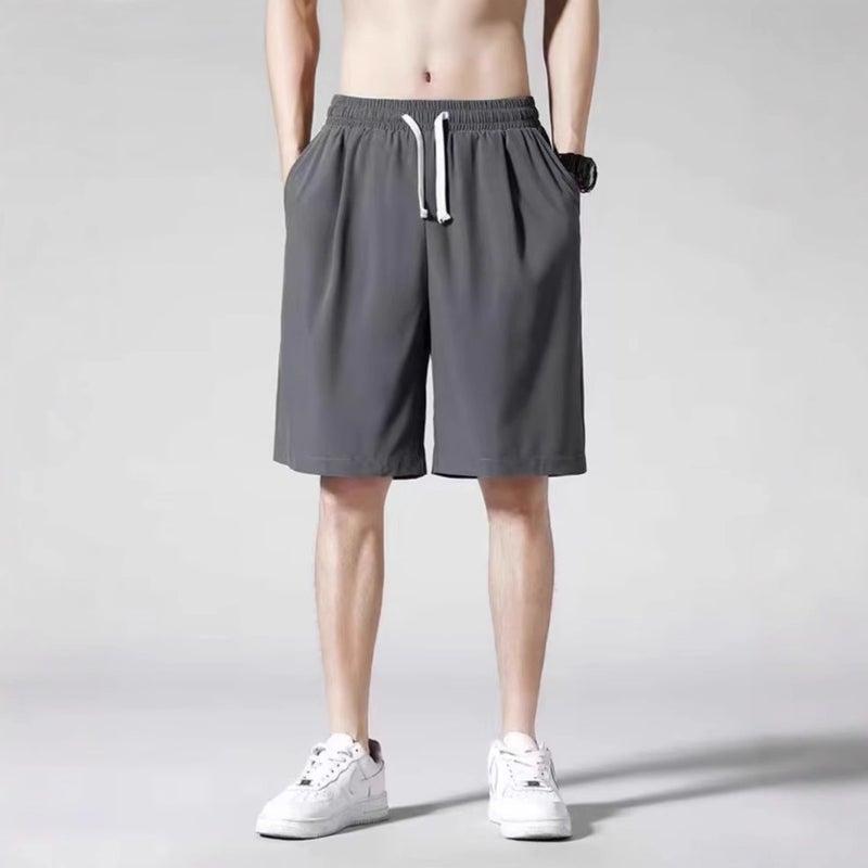 شورتات صيفية للرجال بتصميم كوري عصري فضفاضة من حرير الثلج بنطلونات كبيرة خارجية رقيقة رياضية بطول خمسة أقدام سريعة الجفاف بنطلونات متوسطة الطول رمادية فاتحة - Image 4