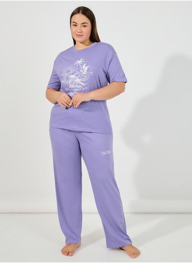 Plus Size Chill Vibes Graphic T-Shirt & Pyjama Set - pzsku/ZA963A486614FAD1C2D15Z/45/_/1729170240/ff5a5895-aa13-4e2b-8b74-7bb51cba8716