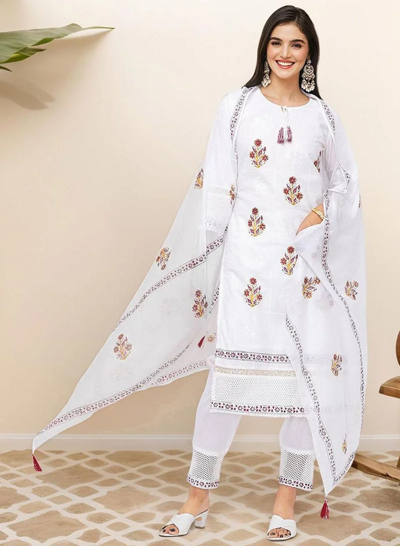 ISHIN  WOMEN Off White Cotton Kurta Sets - 3pcs for Women | Best Price UAE