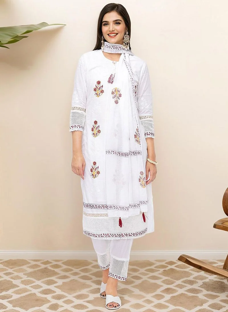 ISHIN  WOMEN Off White Cotton Kurta Sets - 3pcs for Women | Best Price UAE