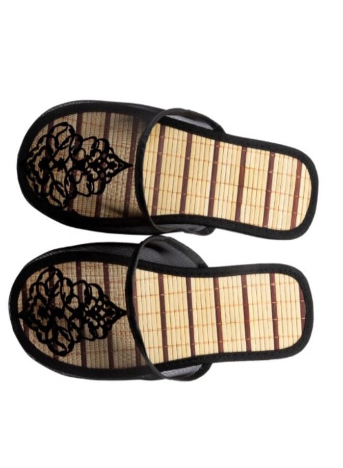 Comfortable Flat Slippers, Women Indoor Outdoor Footwear Size 36-41 Black  - Image 2