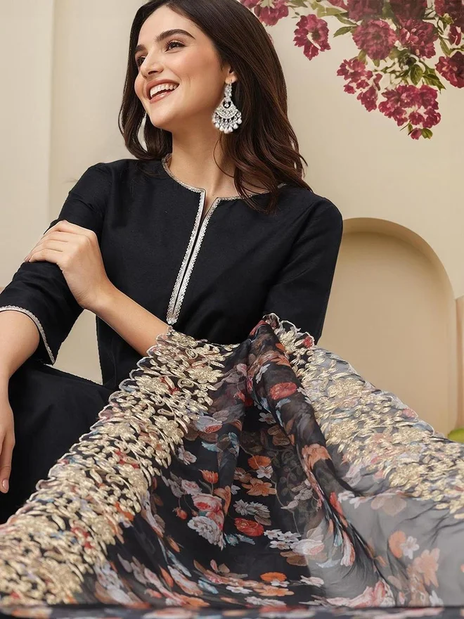 آي شين طقم كورتا نسائي أسود مستقيم مع بنطلون ودوباتا