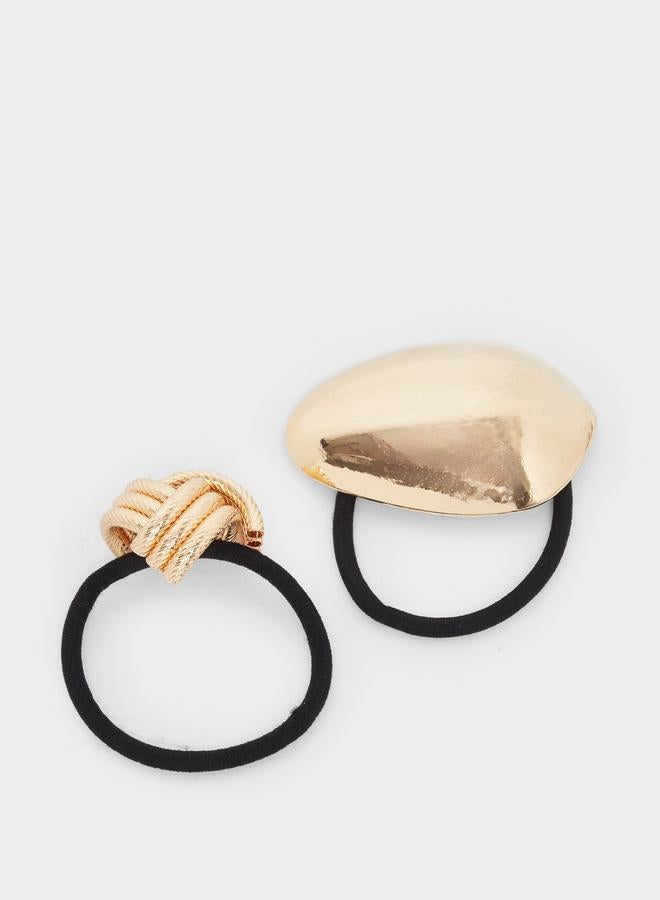 ستايلي مجموعة من 2 ربطات شعر مزينة بحلية معدنية معقودة - Image 3