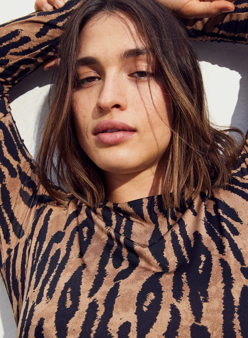 H&M Printed Crew Neck Body