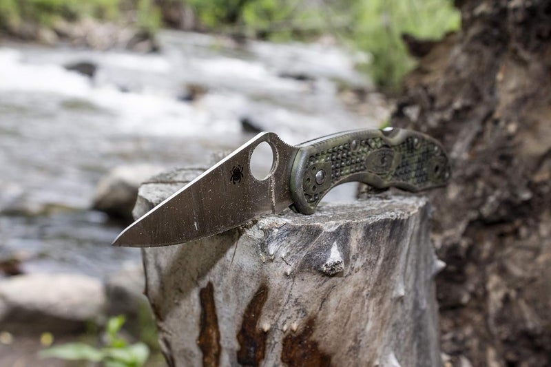 Spyderco سكين دليكا 4 خفيف الوزن بطول 7.15 بوصة مع شفرة فولاذية مسطحة بطول 2.90 بوصة ومقبض FRN عالي القوة - حافة عادية - Image 5