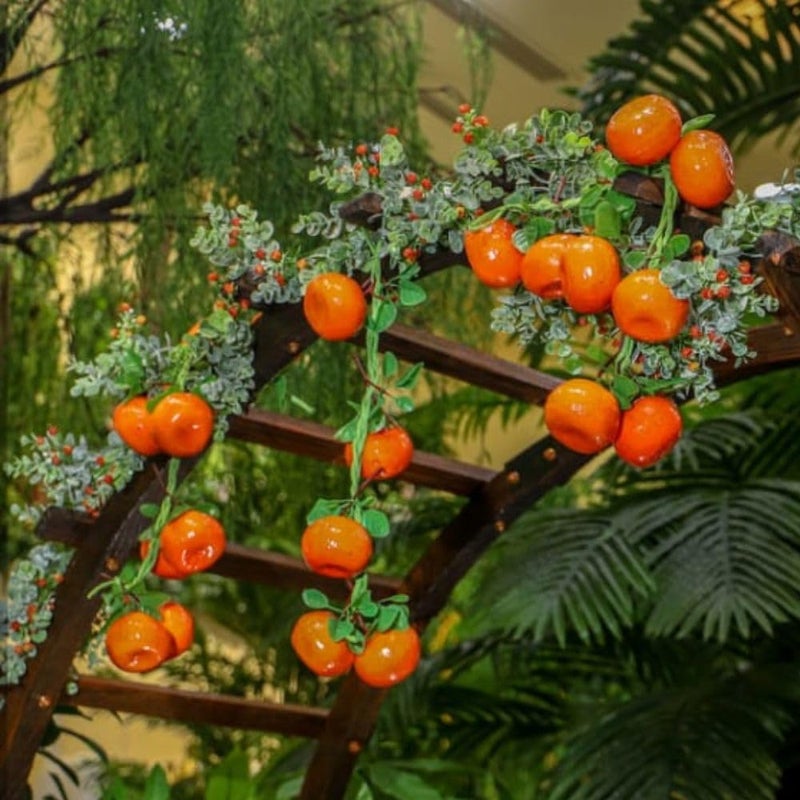 SINGAA سلاسل الفواكه الاصطناعية | سلسلة الفواكه | للمنزل، المكتب، الحديقة، المتاجر، تعليق على الجدران، الاستقبال، التصوير وديكور الفعاليات - 60 سم (متعدد الألوان) (برتقال)  - Image 4