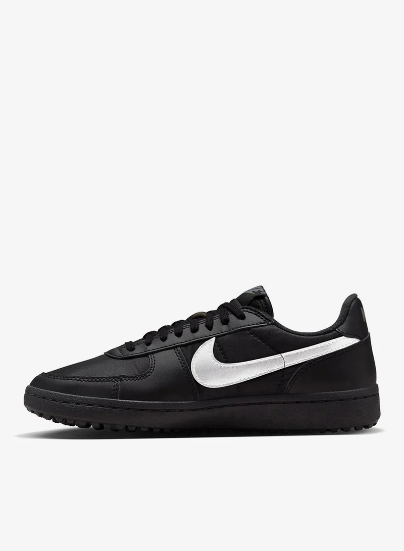 نايكي فيلد جنرال