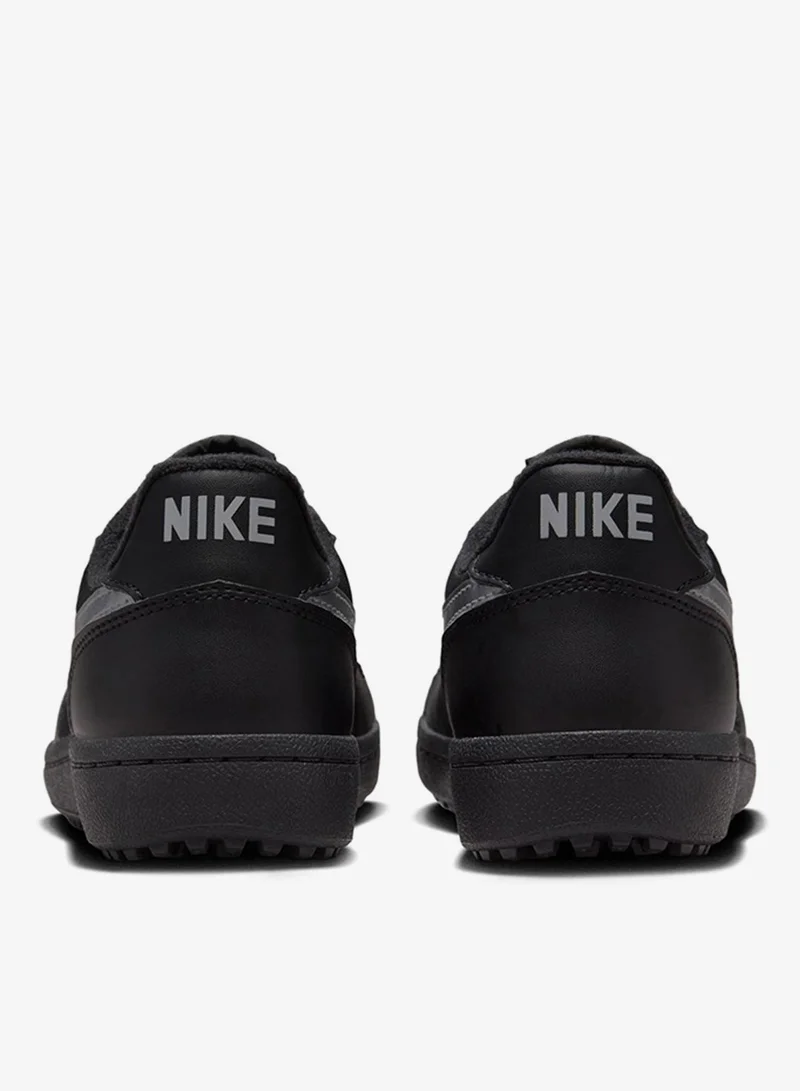 نايكي فيلد جنرال