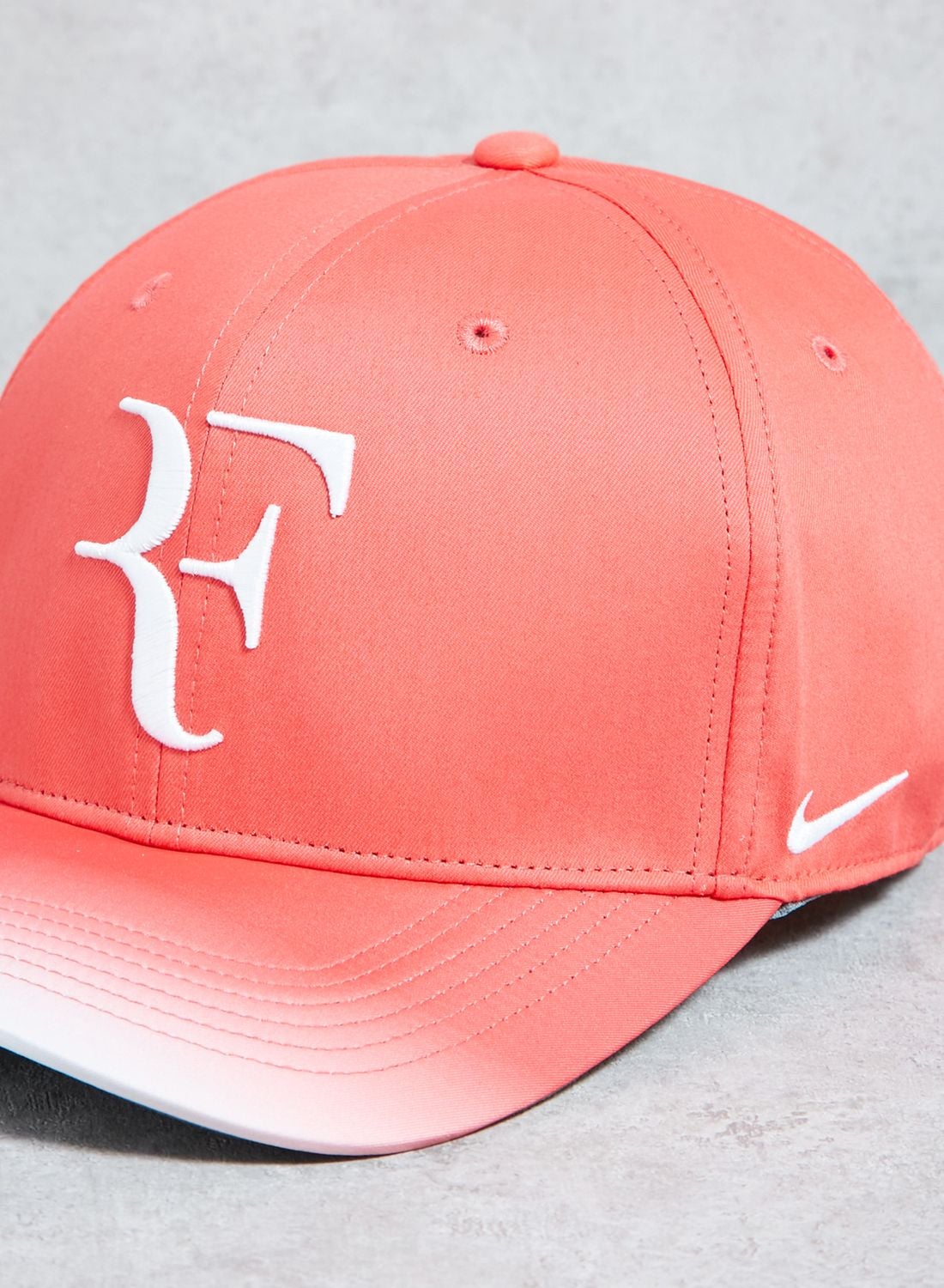 NIKE RF赤CAP ナイキ製 フェデラー【RF CAP】 RED/WHITE NIKE RF赤CAP ナイキ製 フェデラー【RF CAP】 RED/WHITE