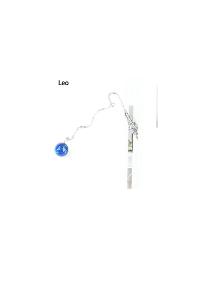 Generic Book divider with precise details and a distinctive astrological touch - Leo 