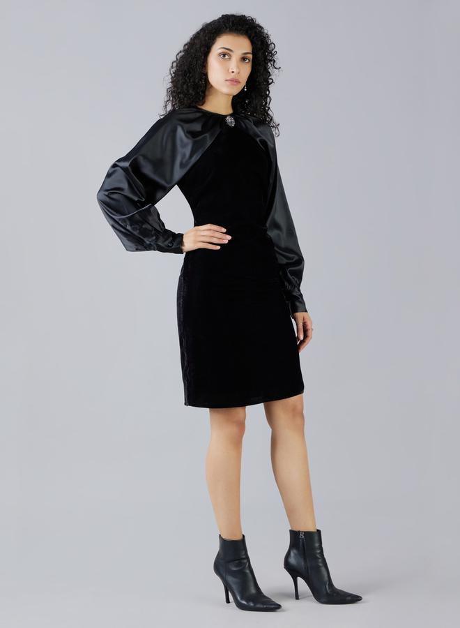 ميش فستان مخمل بأكمام ساتان - Image 3