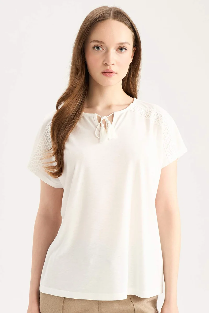 ديفاكتو Crew Neck Casual Short Sleeve T-Shirt