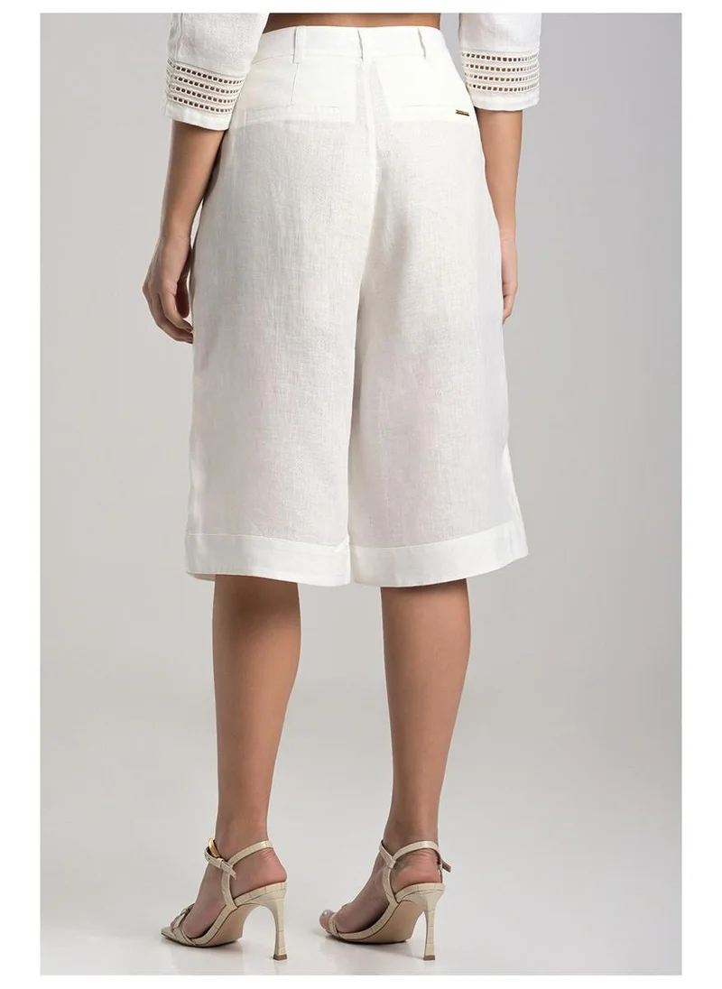 Carmen Steffens Elongated Bermuda Shorts with Pleats Off-white