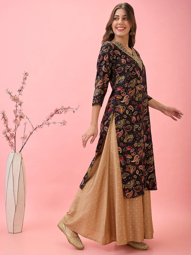globus Women Scalloped Embroidered V-Neck Gold Foil Paisley Print Chanderi Festive Kurta