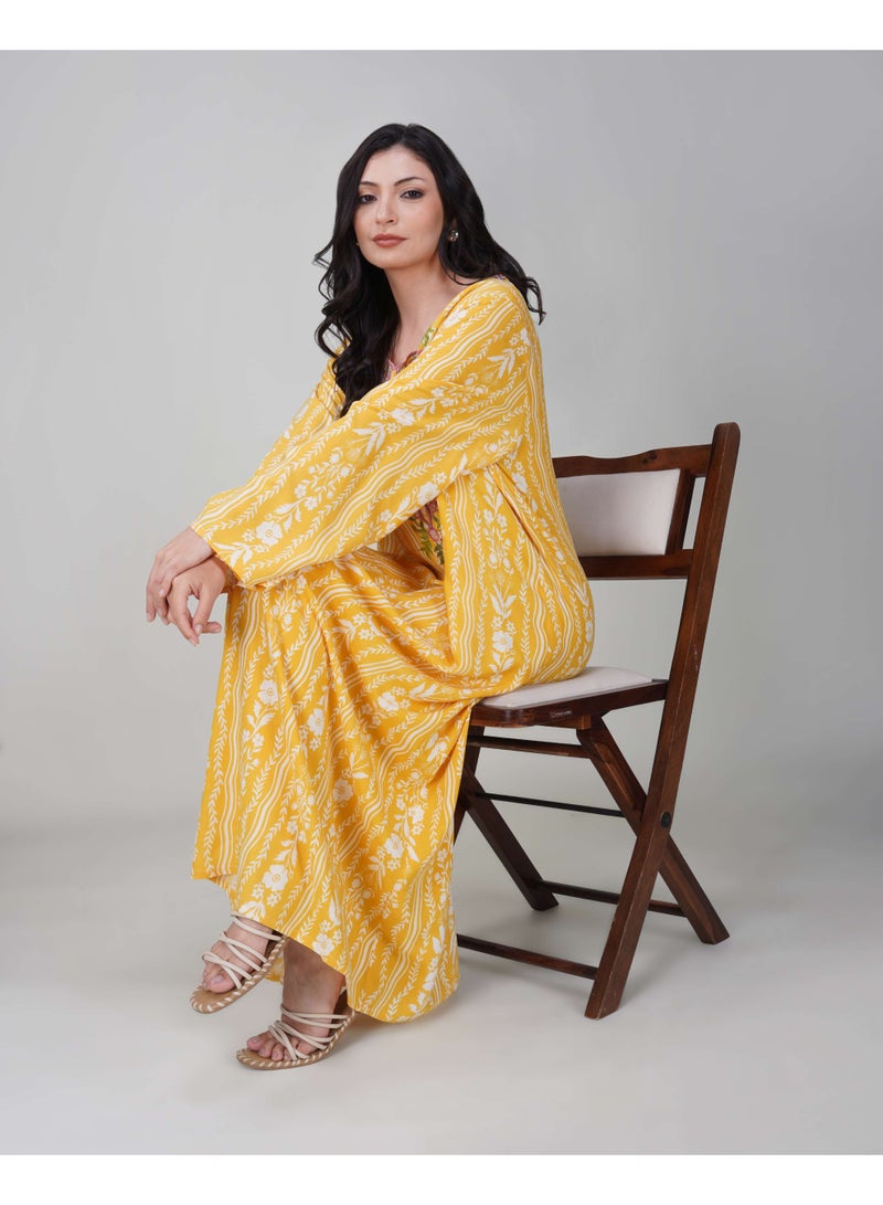 LINELLE جلابية لينيل للسيدات مطبوعة - فستان رايون أصفر بأكمام كاملة مع طبعات بيضاء وتفاصيل تطريز على الرقبة - Image 1