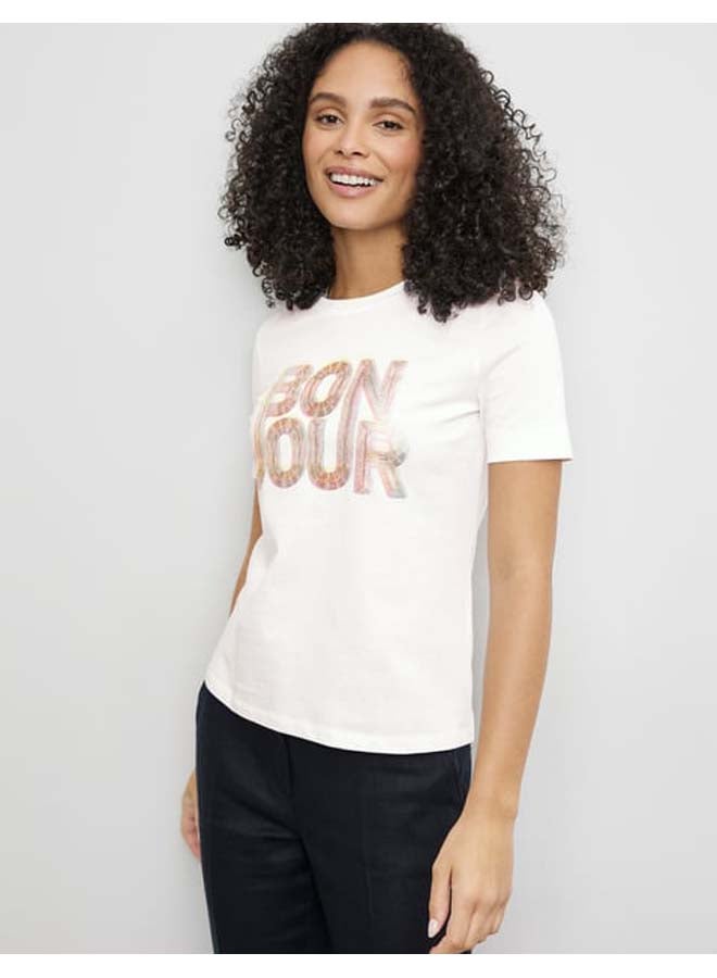 Sustainable T-shirt with printed lettering