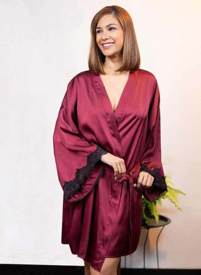 Aadaraya Aadaraya Solid Robe with Lace Detail and Tie-Up Belt