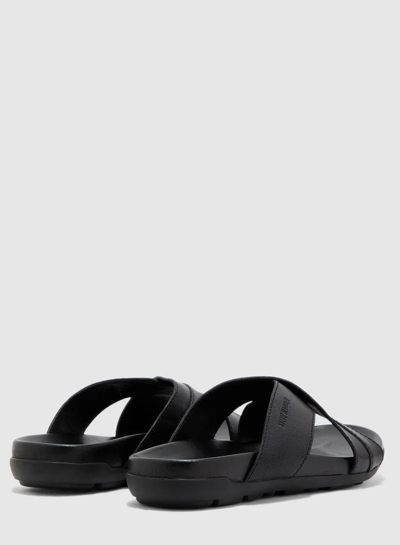 STEVE MADDEN Cross Strap Sandals