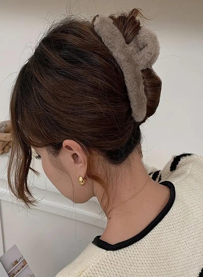 trendsetter مجموعة من 3 مشابك شعر كبيرة من الفرو الصناعي الناعم، مثالية للنساء، لتثبيت الشعر الكثيف على شكل كعكة، ومشابك شعر مجعدة، ناعمة وغير قابلة للانزلاق، وإكسسوارات تصفيف الشعر الشتوية. - Image 3