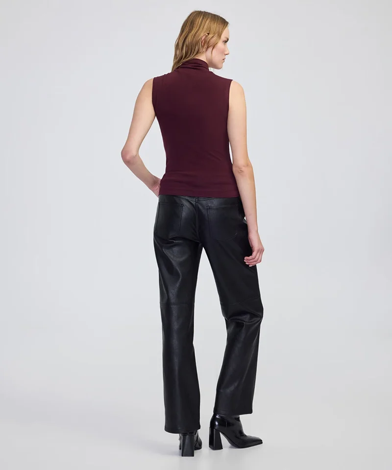 ابيكول High-Neck Basic T-Shirt