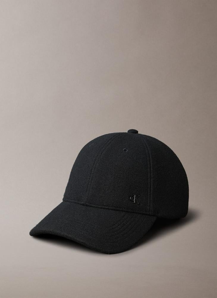 كالفن كلاين قبعة معدنية منحنية - Image 1