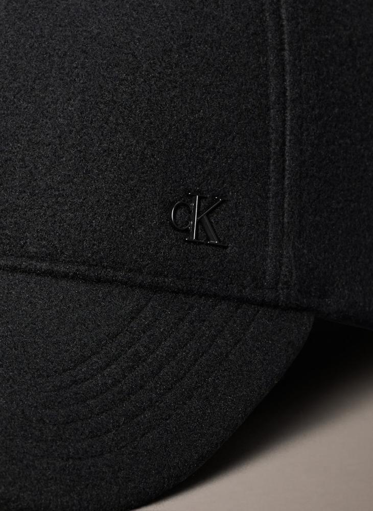 كالفن كلاين قبعة معدنية منحنية - Image 3