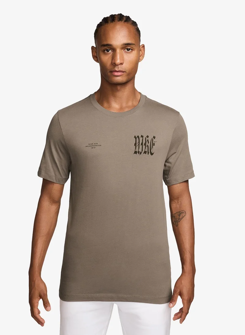 Nike Nsw Standard Float T-Shirt