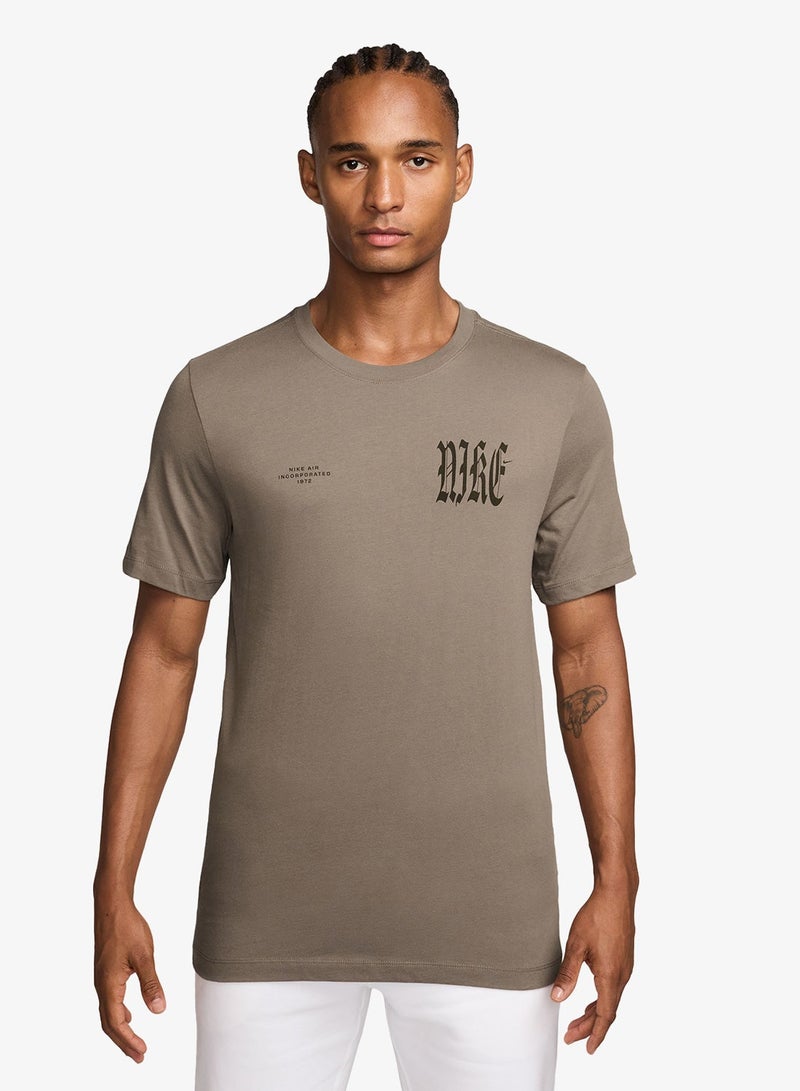 Nike Nsw Standard Float T-Shirt - Image 1