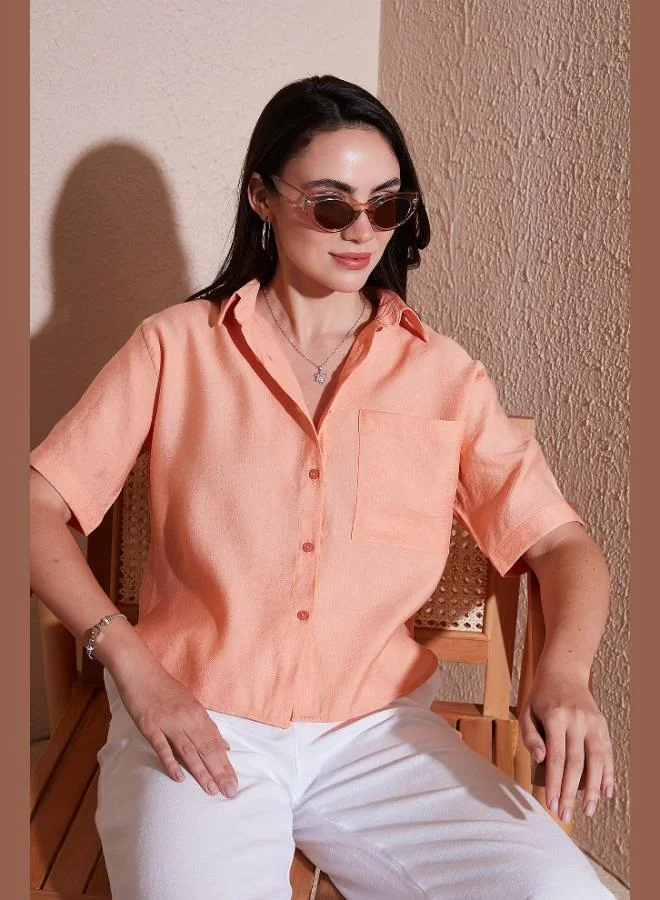 ليلا قميص نسائي بأكمام قصيرة بياقة عادية وجيب صدر